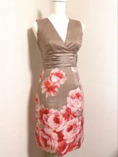 【美品】ELLEN TRACY エレントレーシー 花柄 ノースリーブ ワンピースのサムネイル