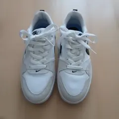 NIKE　SBスニーカー23,5㎝