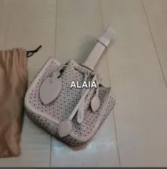 2025年最新】ALAiA ハンドバッグの人気アイテム - メルカリ