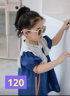 レース襟付き青い半袖ワンピース