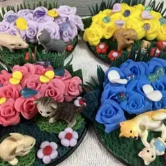 バラの花と犬、猫の立体オブジェ