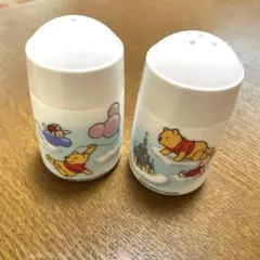 くまのプーさん　ソルト&ペッパーボトルセット　調味料入れ　陶器製　塩コショウ 白のサムネイル