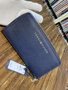 紺色　新品未使用　トミーヒルフィガー長財布