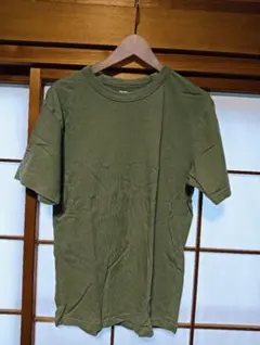 グリーン Tシャツ