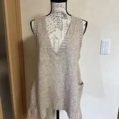 ⭐️お値下げしました！ベージュ ニット Vネック ベスト