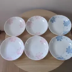 【新品未使用】桜と青い花の模様の小皿6枚セット