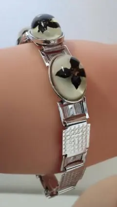 Item thumbnail for item 7e799155-4f34-4edd-888a-52846144b6c7