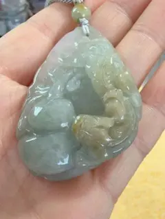 CS-0649天然本翡翠《本物保証》色々モチーフ両面彫刻 ペンダント