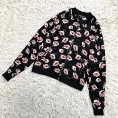 ブルゾンジャケット　花柄　薄手　黒　春秋向け　ノーカラー　ライトアウター　ピンク