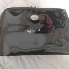 アニエスべー　エナメル黒ポーチ