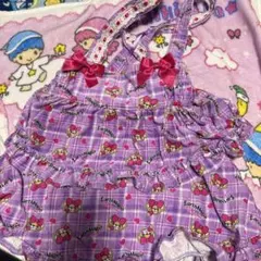 メゾ【美品】 編みぐるみ苺ダルマロンパースセット新品苺靴下付き♡お 