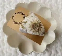 インド刺繍リボン　三角パッチンピン　ハンドメイド