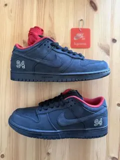 Supreme × Nike SB Dunk Low 