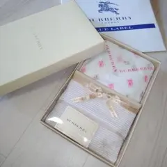 新品未使用箱有　バーバリーハンカチ・ティッシュケースセット ギフトボックス付き
