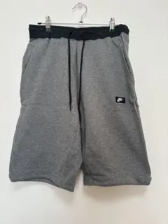 Nike グレー ショートパンツ