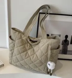 ポケット収納多数　キルティングバッグ　トート　秋冬　冬バッグ