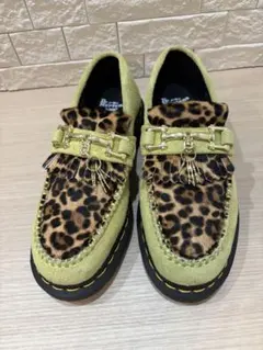 Dr. Martens ヒョウ柄ローファー