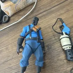 NECA Team Fortress 2 パイロ アクションフィギュア - メルカリ