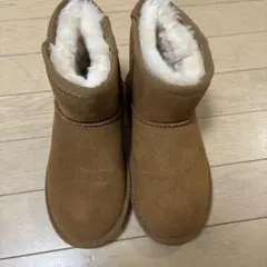 MINNETONKA ムートンブーツ ブラウンのサムネイル