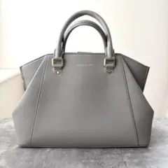 美品【CHARLES & KEITH】ハンドバッグ　ダブルハンドル　トート