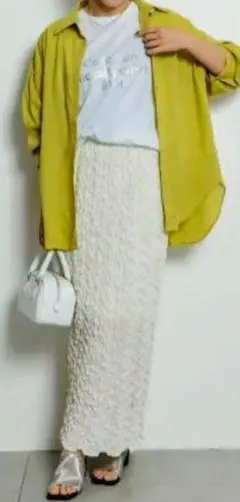 黒❥エンブロイダリーシャーリングスカート❥トップスも出してます。見てくださいね。