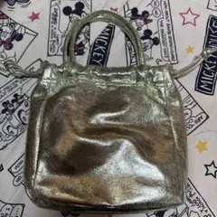 メタリックグリーン 巾着型ハンドバッグ