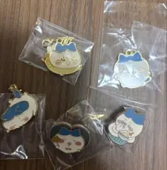 ちいかわ　ハチワレ　ピンズ　チャーム　 5点セット