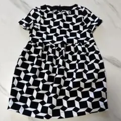 BeBe 幾何学模様 半袖ワンピース 100