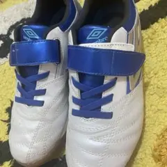 umbro サッカーフットサルシューズ ホワイト/ブルー