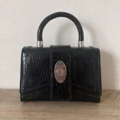 クロコダイル風ブラックハンドバッグ