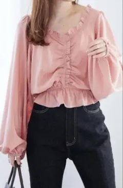 シャーリングブラウス　ピンク　ブラウス　ショート丈　トップス