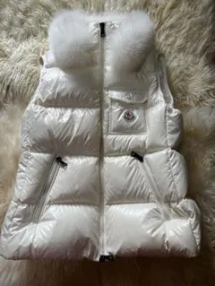 2025年最新】MONCLER カラー：ホワイト系 ダウンベスト・キルティング