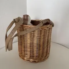 Item thumbnail for item 62e40507-f2d3-46d7-b976-c182ea2e942c