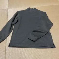 ユニクロ　トレーナーメンズ　ニット素材