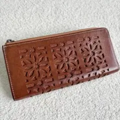良品 ゲンテン L字ファスナー長財布 カットワーク ブラウン