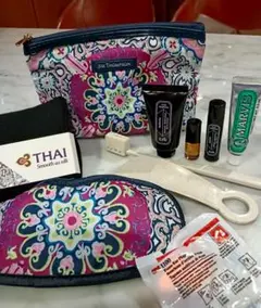 JIM THOMPSON カラフルポーチ 化粧品セット付きのサムネイル