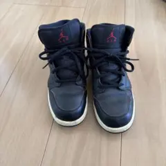 ナイキ エアジョーダン1MID 黒赤24.5cmGS バッシュ レディースキッズ