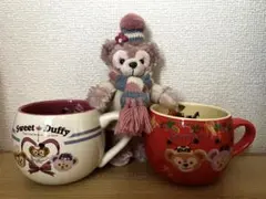 ダッフィー　シェリーメイ　ぬいぐるみバッジ＆スーベニアマグカップ 3点セット