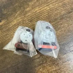 きかんしゃトーマス　めじるしガチャマスコット　きょとんジェームス　にやりトーマス