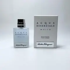 FERRAGAMO 　アクア エッセンツィアーレ ホワイト　30ml