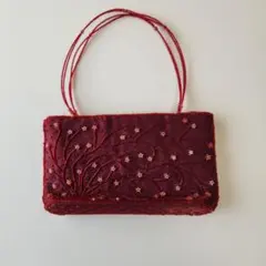 赤いビーズ刺繍クラッチバッグ