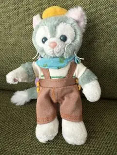 猫のぬいぐるみ 帽子とスカーフ付き　ジェラトーニ