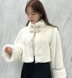 ショートビットフェイクファーコート　dazzlin