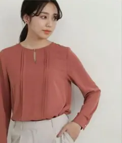 NATURAL BEAUTY BASIC　長袖ブラウス　M　レッド系