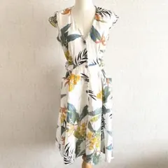 【新品】 ZARA BASIC ボタニカル リゾート柄 麻混 ワンピース M相当のサムネイル