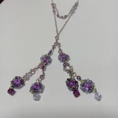 ハンドメイド、パープル系のフラワーのロングネックレス