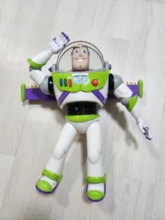 バズ・ライトイヤー アクションフィギュア