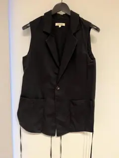 DAMIR DOMA ノースリーブジレ