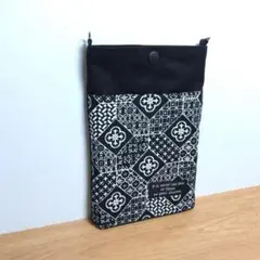 スマホポーチ(本体)　黒　サコッシュ　ミニショルダーのサムネイル