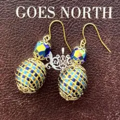 ヴィンテージ ウッドビーズのピアスorイヤリング　ゴールド×ブルー